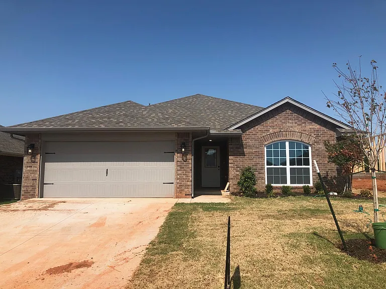 2316 Norwood Dr — Photo 1