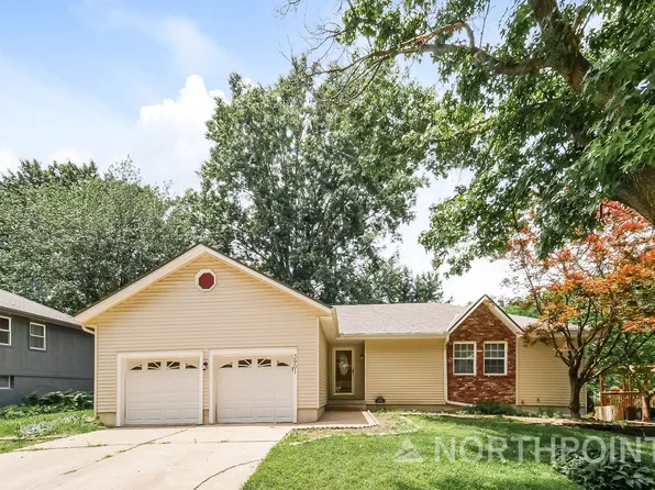 3901 SW 10th St, Blue Springs, MO 64015