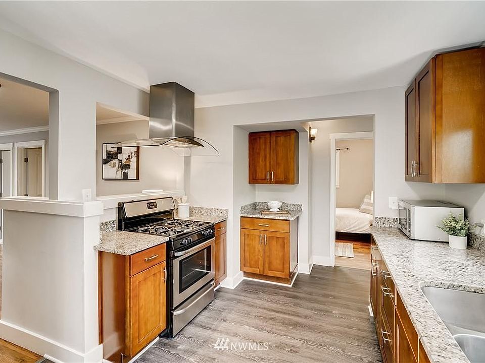 1st image of 11017 17th Ave NE #A