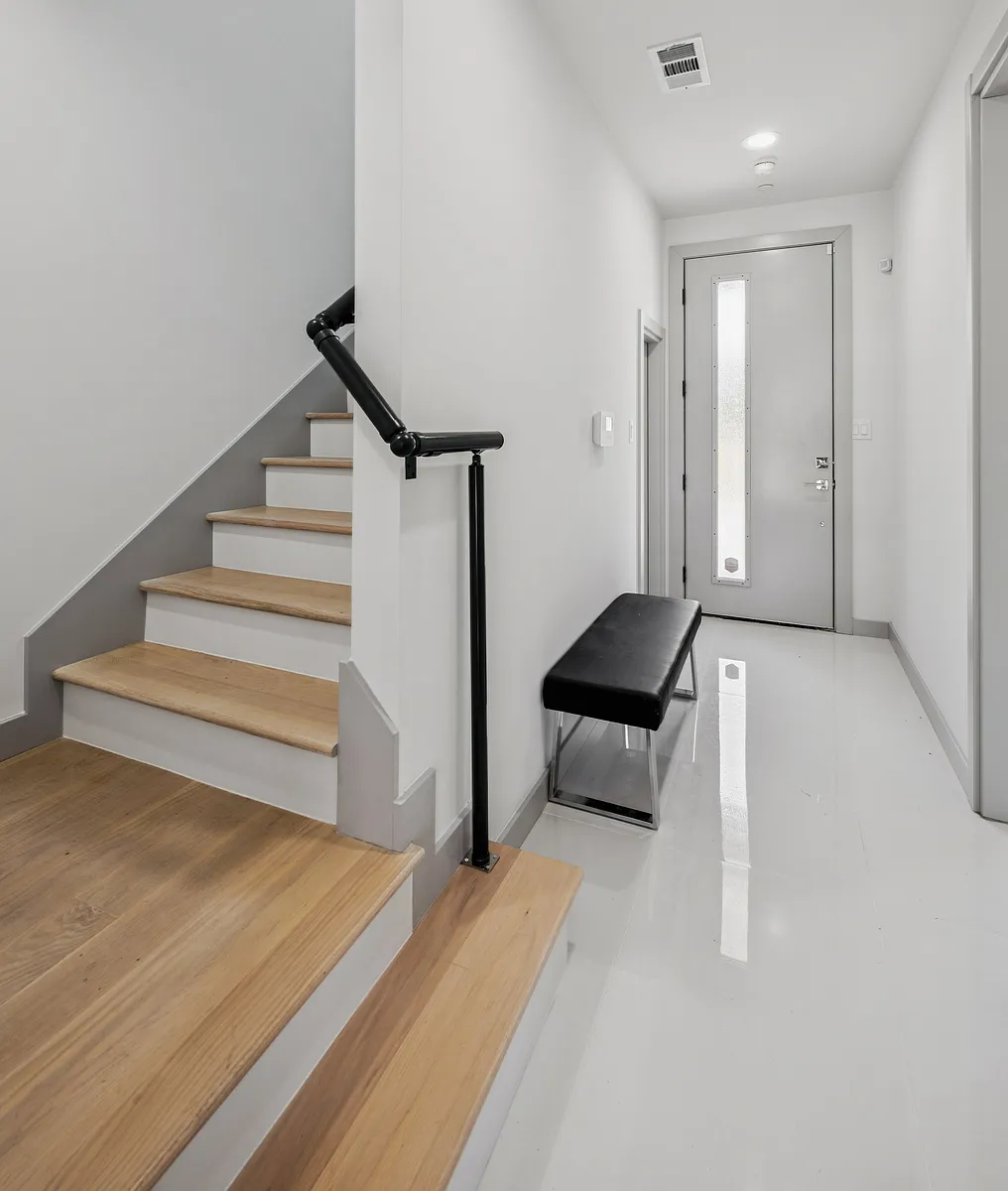 Main entrance inside view - 1862 Beaumont St