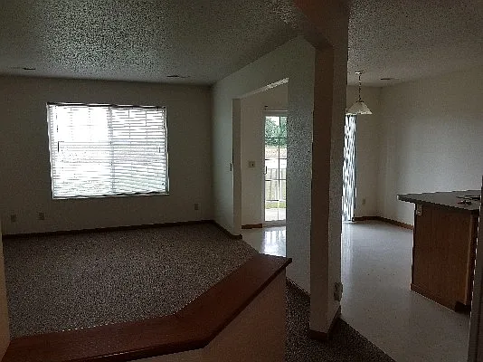 1102 Paris Rd — Photo 6