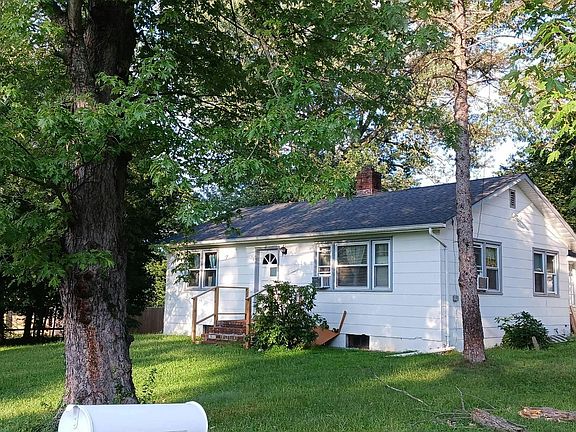 2nd image of 11 Robin Rd