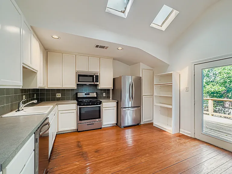 710 Pressler St — Photo 5