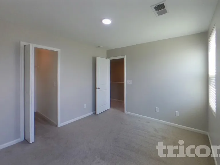 656 McCormick Ln — Photo 16