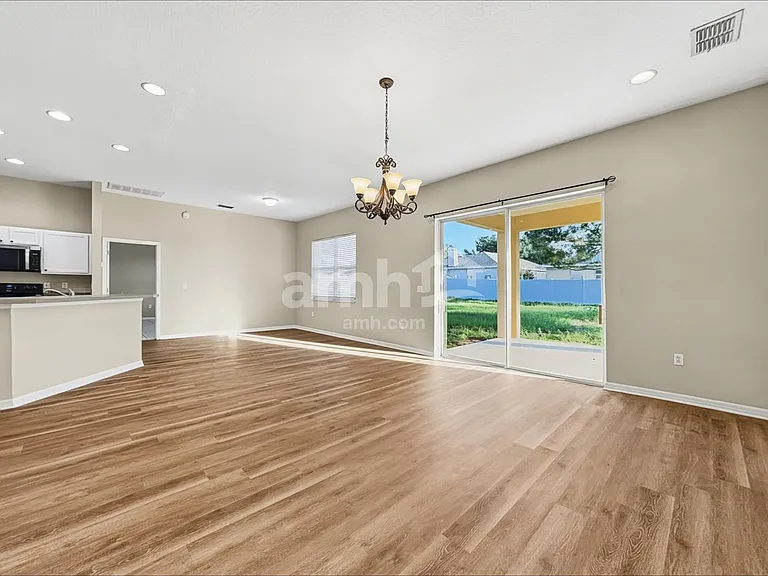 3828 Alamanda Hills Ln — Photo 7