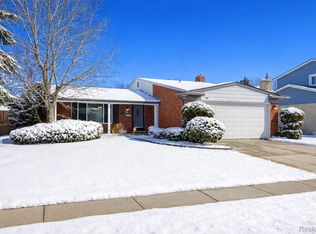 30650 Glenwood Cir, Warren, MI