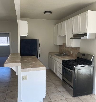 4th image of 208 1st St #4