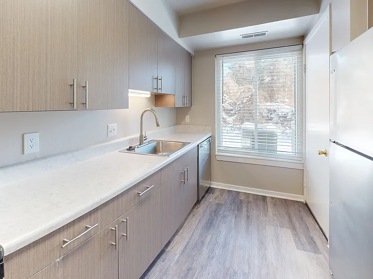 Seneca Place — Photo 102