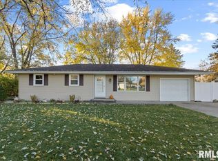 207 James Pkwy, Washington, IL 61571