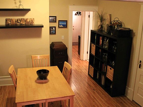 Dining room.