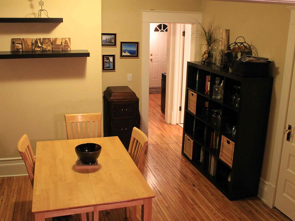 Dining room.