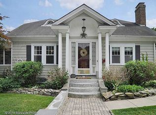 15 Myrtle Ave, Riverside, RI 02915