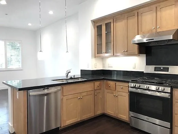 3704 Feather Ln — Photo 10