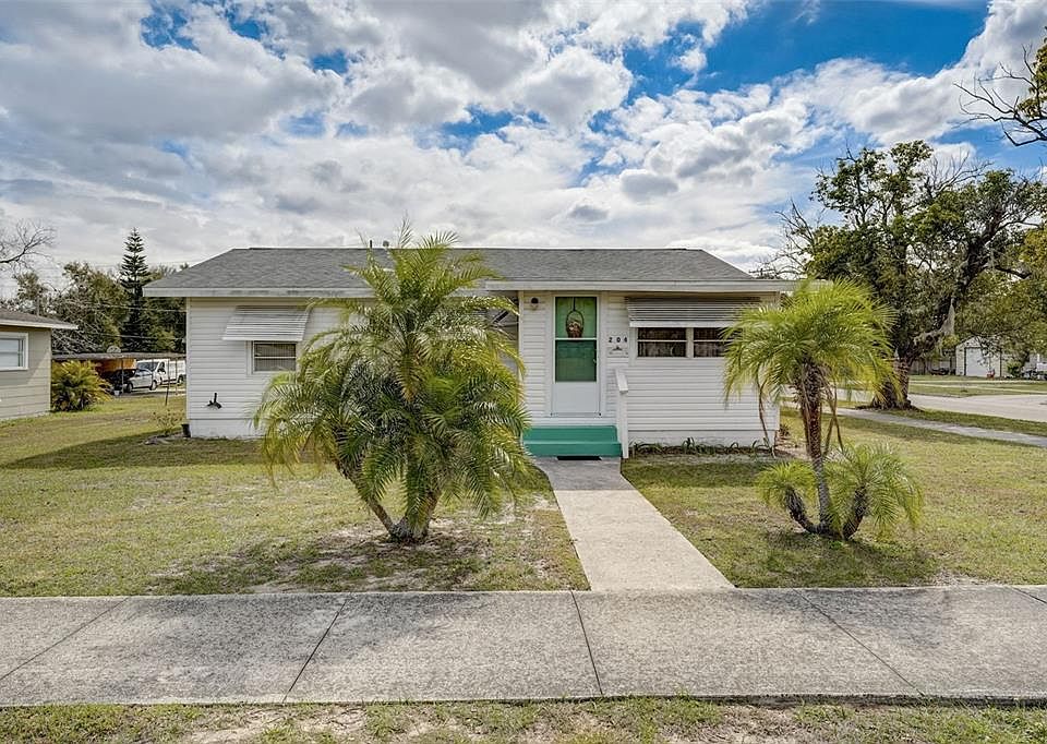 1st image of 204 E BULLARD AVENUE