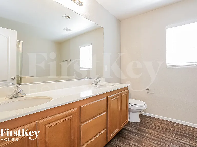 9120 Patrick Henry Ave — Photo 10