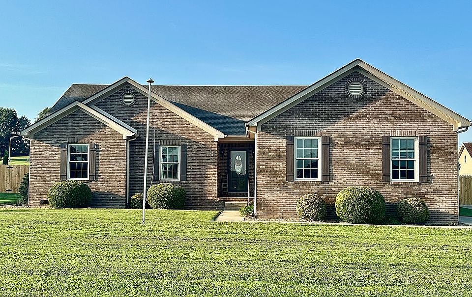 1st image of 202 Violet Ln