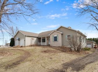 217 Wilmont Ave, Readlyn, IA 50668