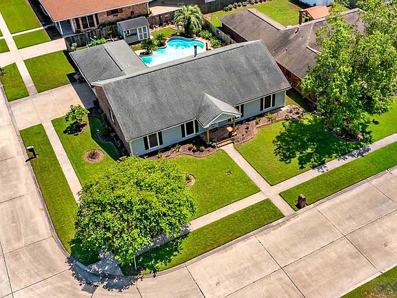 2nd image of 501 Clayton Dr