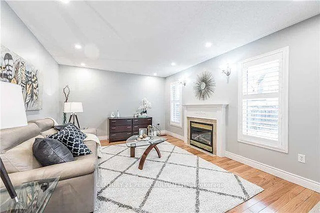 3 bed, $3,000 — Photo 3