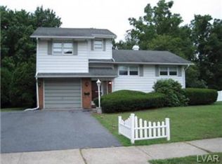 2141 Pinehurst Rd, Bethlehem, PA 18018