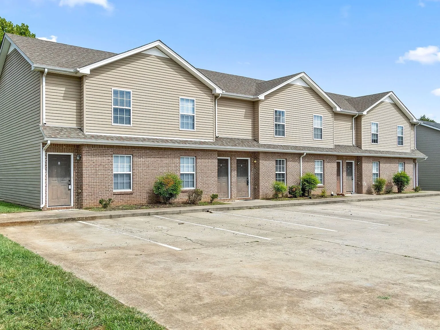 2 Bedroom 1.5 Bathroom Townhome — Photo 1