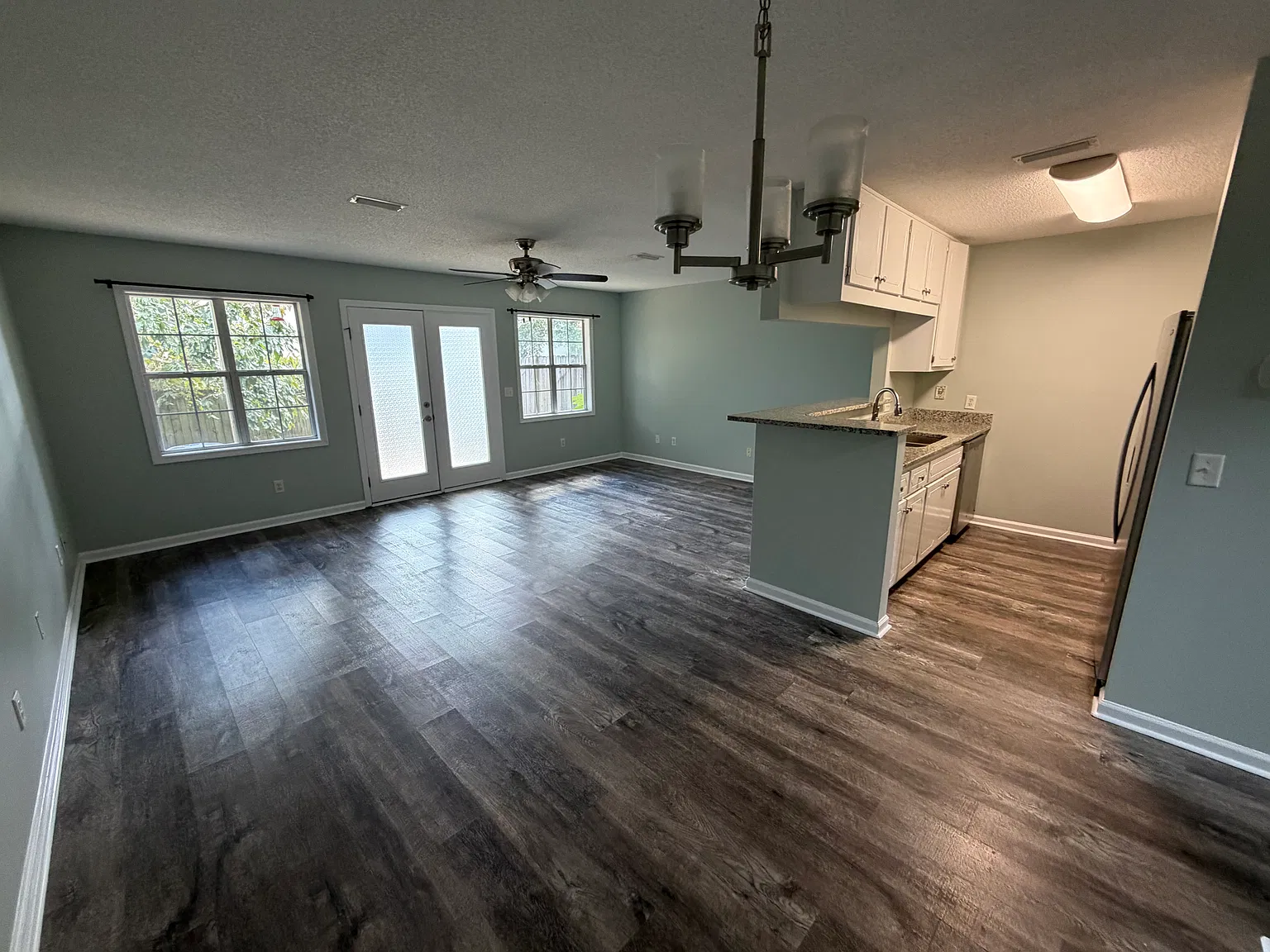 2 bed, 2.5 bath, 1380 sqft, $1,350 — Photo 2