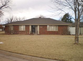 1014 Tobias Dr, Lyons, KS 67554