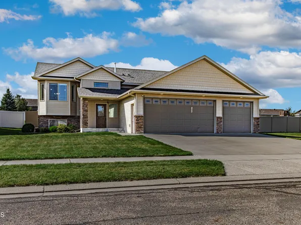 1805 Canyon Rd SW, Mandan, ND 58554