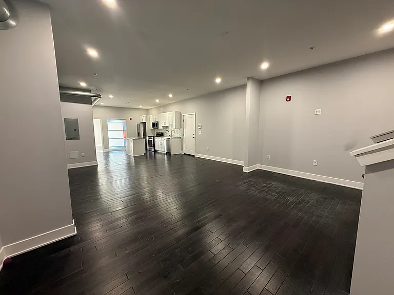 302 Richmond St #27 — Photo 8
