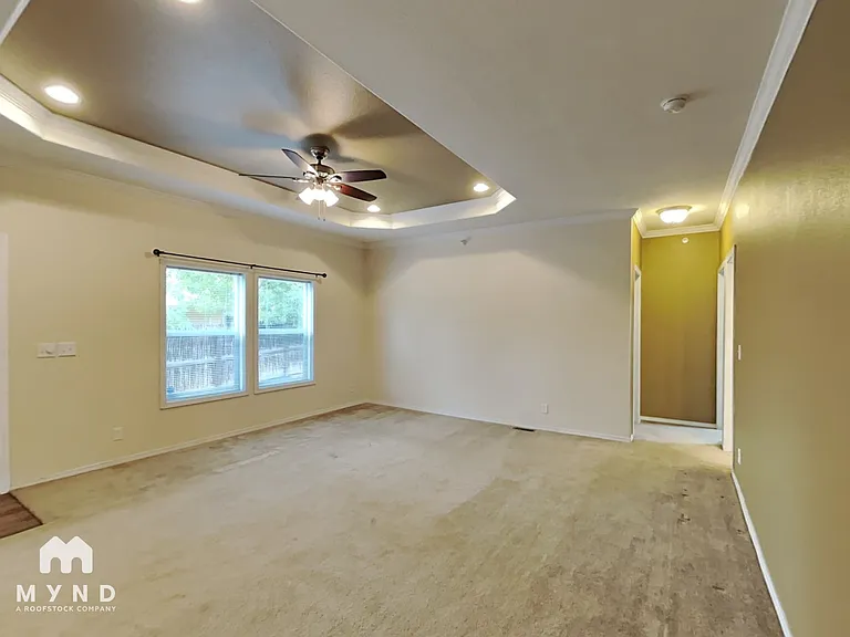 706 Iowa St — Photo 3
