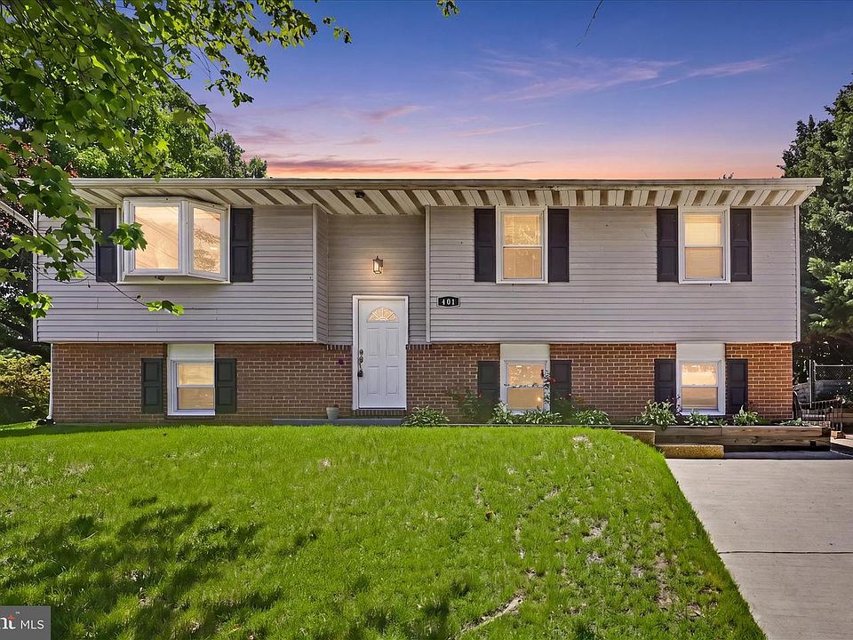 1st image of 401 Grove Ridge Ct
