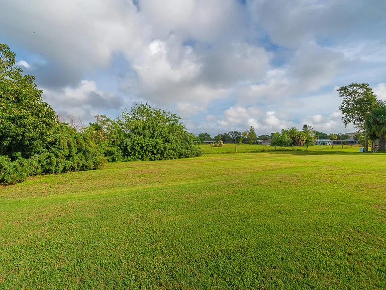 3111 Post Rd — Photo 41
