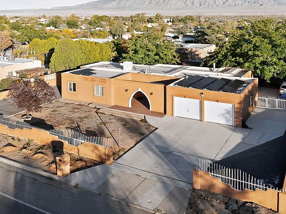 2nd image of 808 Villa Verde Dr SE