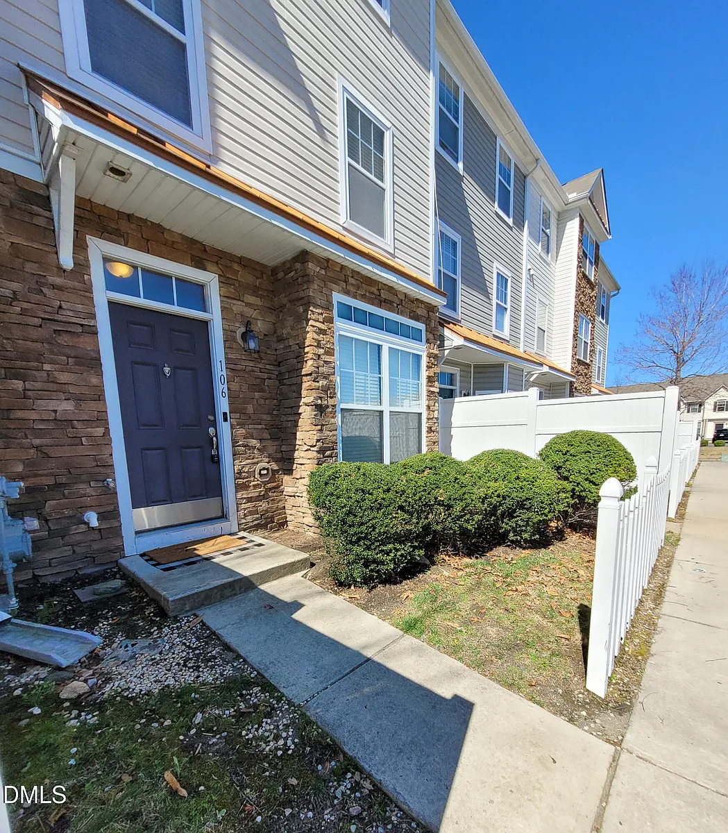 Building Photo - 11721 Coppergate Dr #106