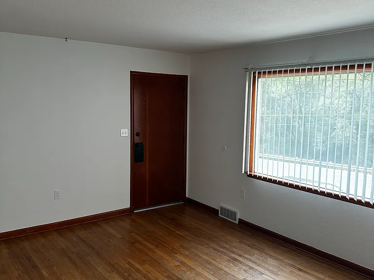 406 E James St #2 — Photo 4