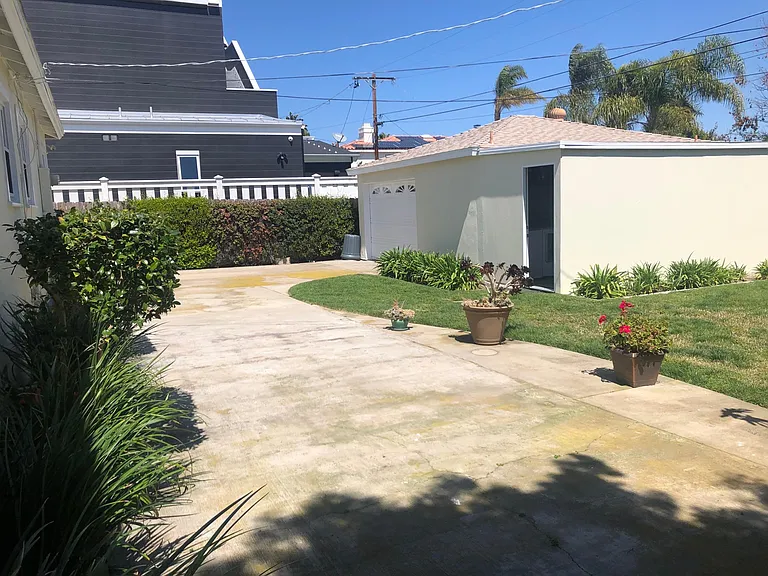 3651 Bayonne Dr — Photo 17