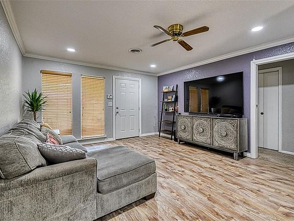 5th image of 615 Highland Dr