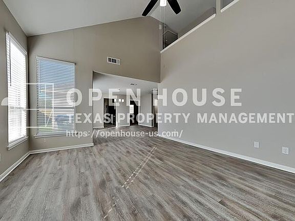 3rd image of 29207 Fox Fountain Ln