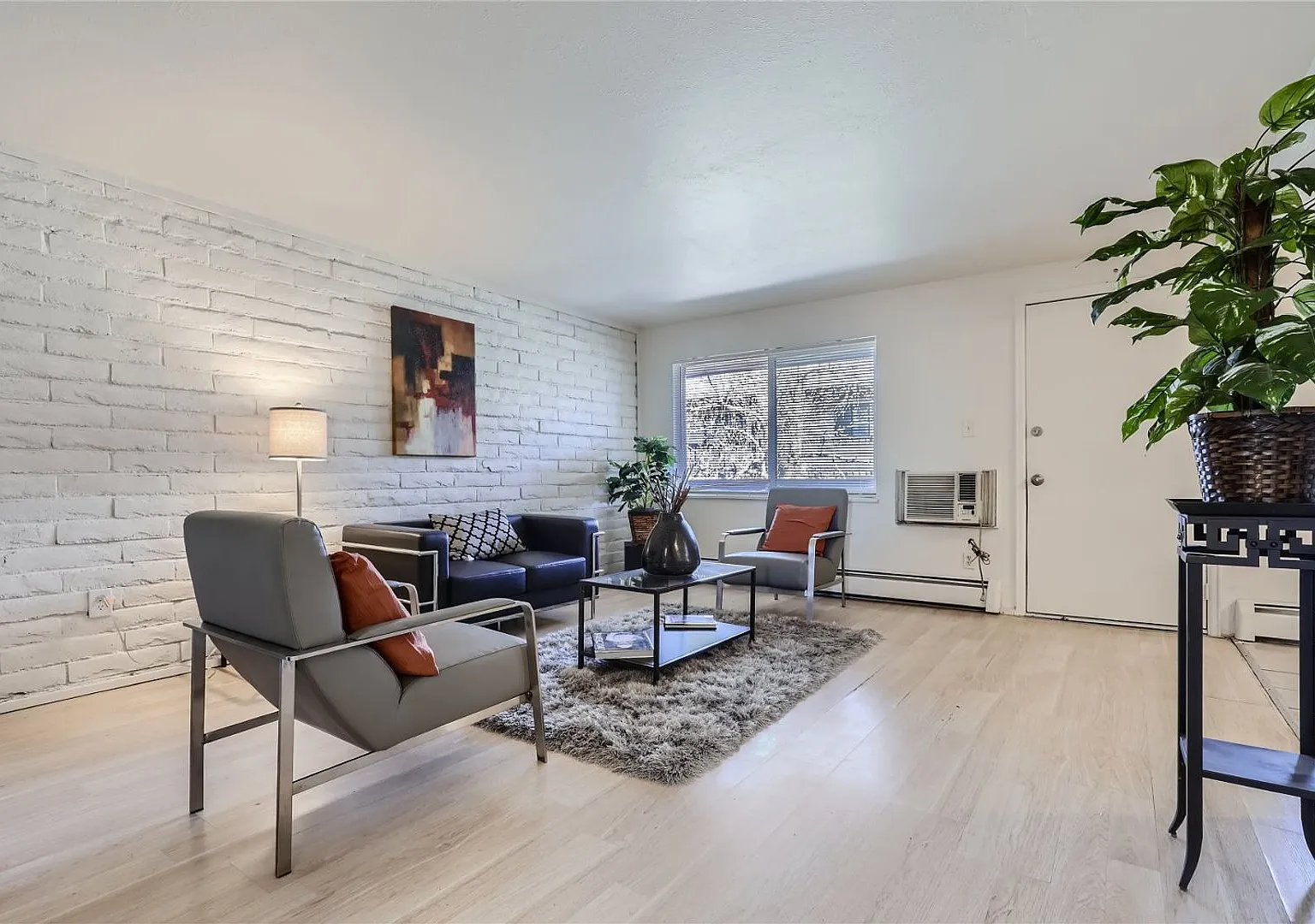 2 Bedroom 1 Bathroom Condo in Cherry Creek! — Photo 3