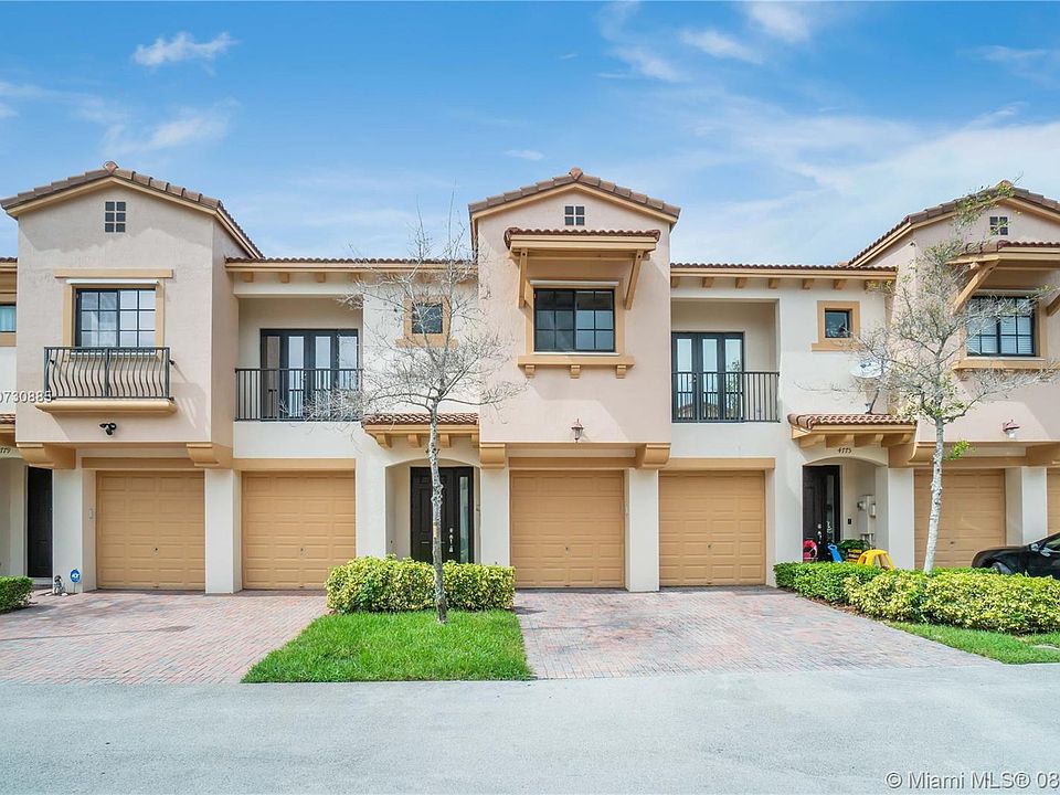 1st image of 4777 N Grand Cypress Cir N