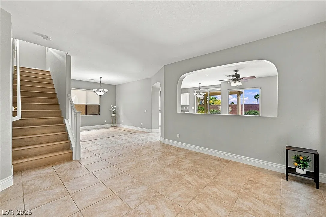 4 bed, 2.5 bath, 2119 sqft, $2,400 — Photo 3