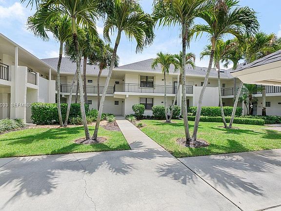 3rd image of 10411 SE Terrapin Pl APT 203