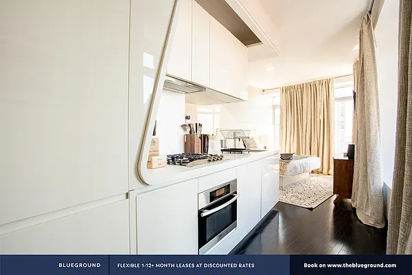 Rented by The Blueground | media 29