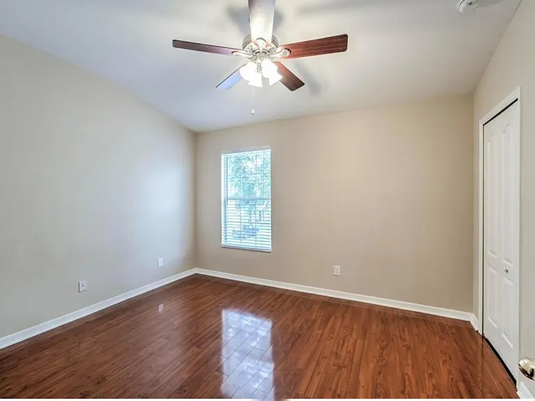 10704 Chesham Hill Ct — Photo 17