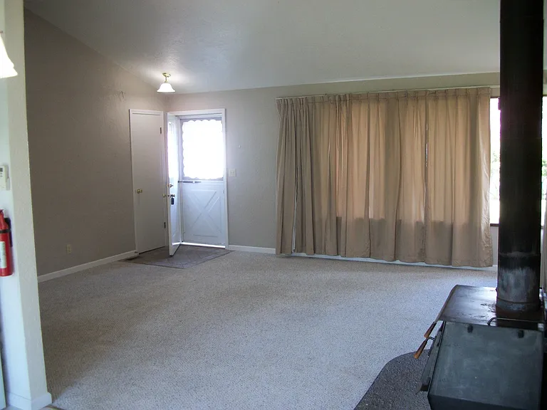 83 NW Nichols Ave — Photo 12