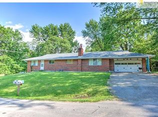 9013 Bayless Rd, Liberty, MO 64068