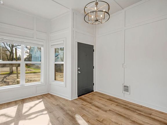4th image of 595 Highland Ave NE #0