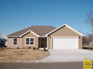 2604 Wild Rose Ln, Sedalia, MO 65301