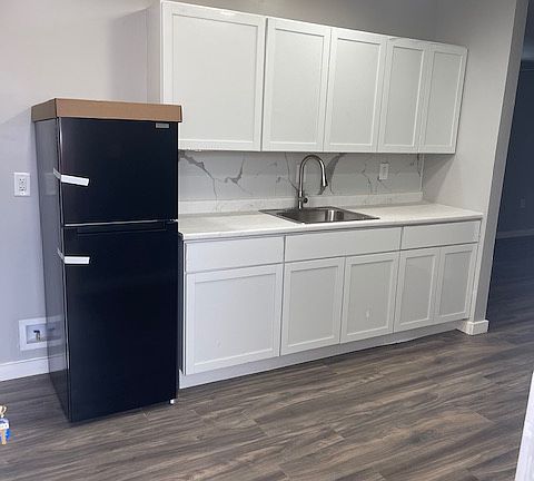 3rd image of 1438 E 45th St APT 3