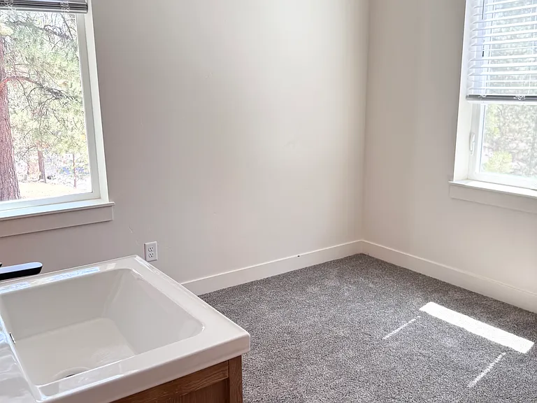 1838 SW Knoll Ave #2 — Photo 7